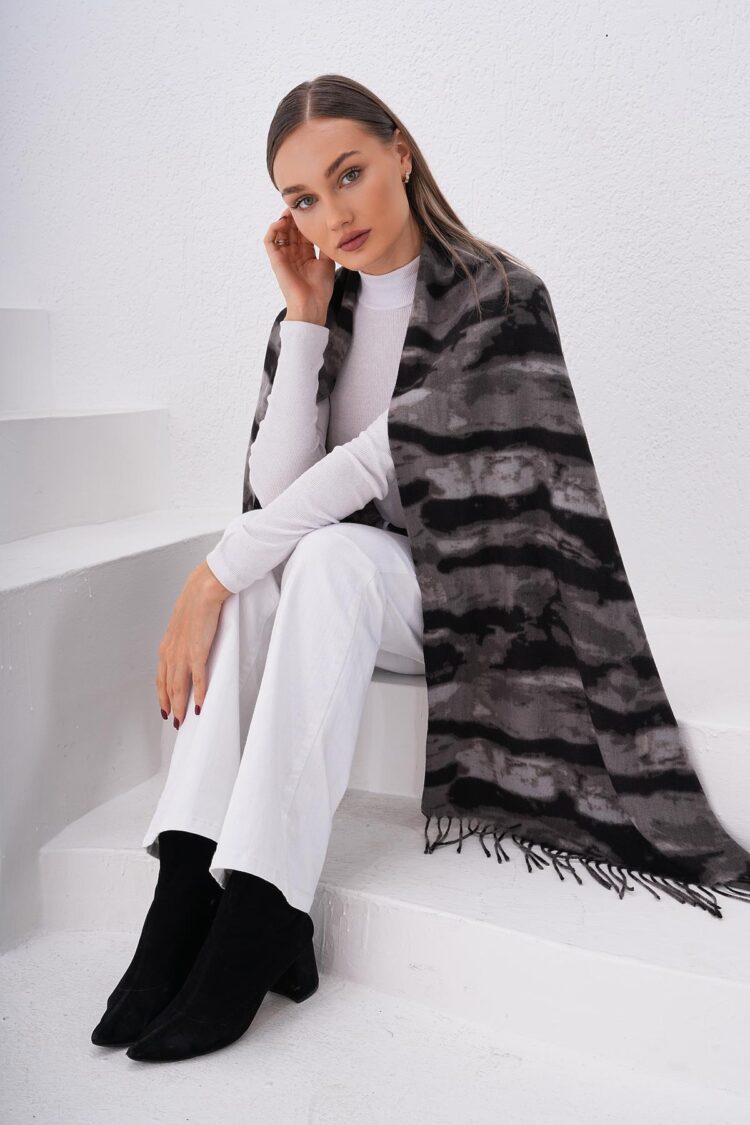 Tassel Shawl With Stripe Transition