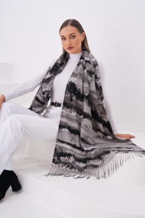 Batik Tassel Shawl - Brand: Axesoire - Women & Kids, Baby Clothes Wholesale - Globality Store