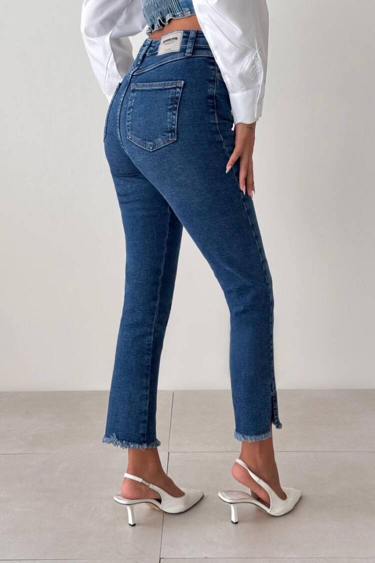 Mia DarkJeans