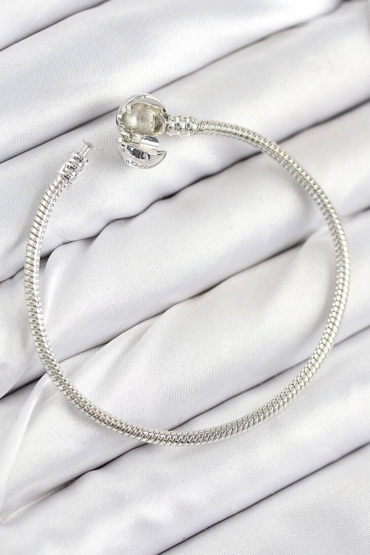Brass Charm Heel Pattern Silver Color Women's Bracelet