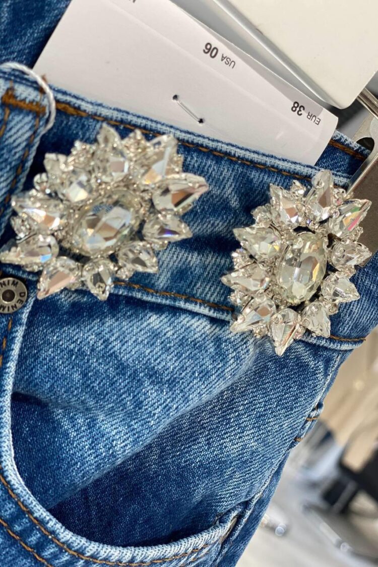 Blue Mom Jeans With Wide Leg And Button Closure