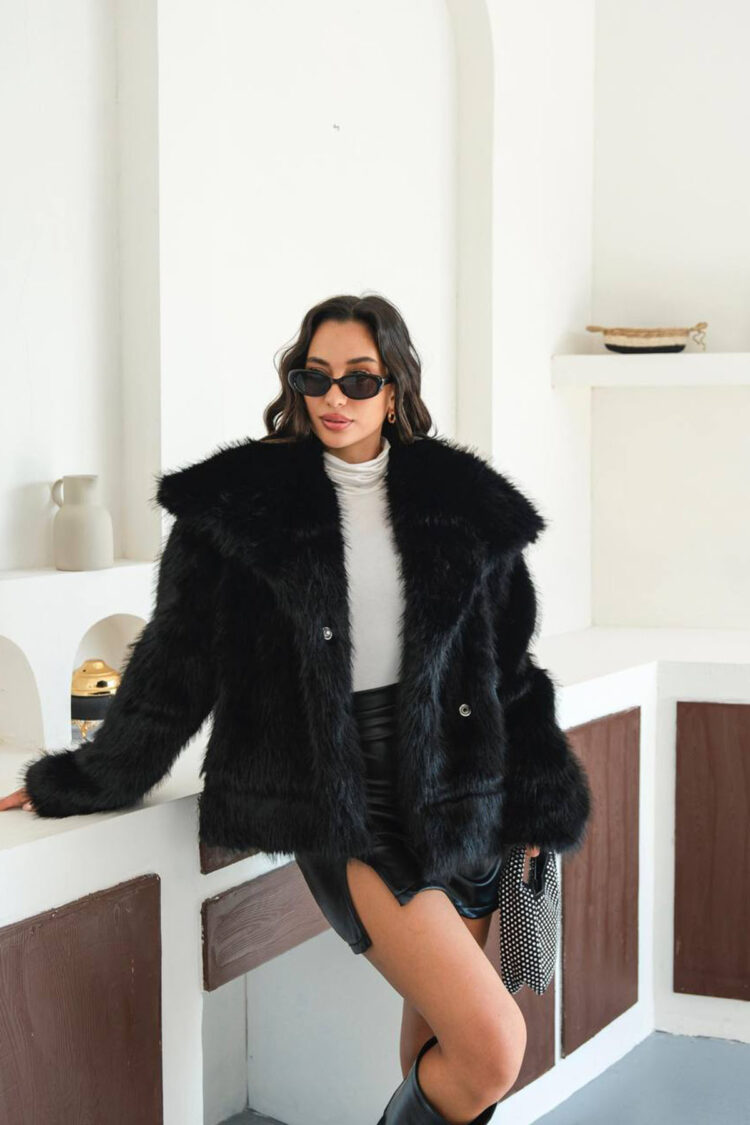 Elegant Oversized Fur Double-Breasted Coat