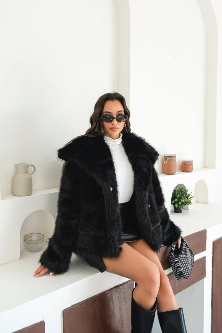 Elegant Oversized Fur Double-Breasted Coat