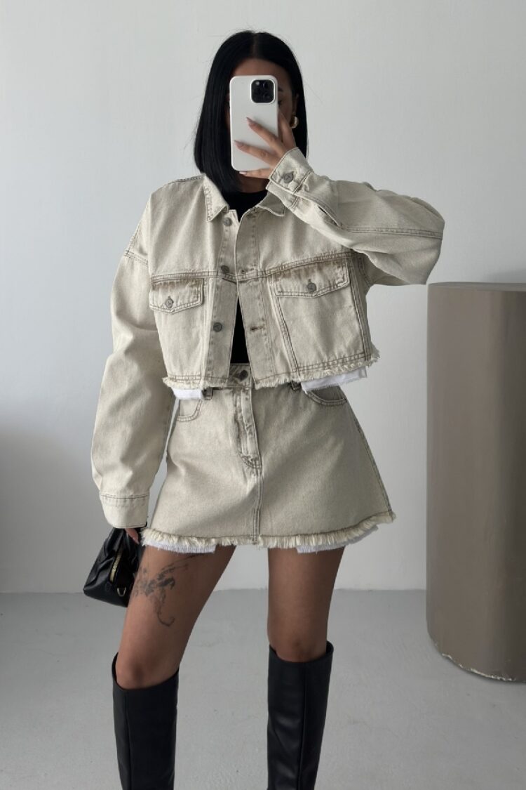 Beige A-Line Mini Skirt With Buttoned Closure