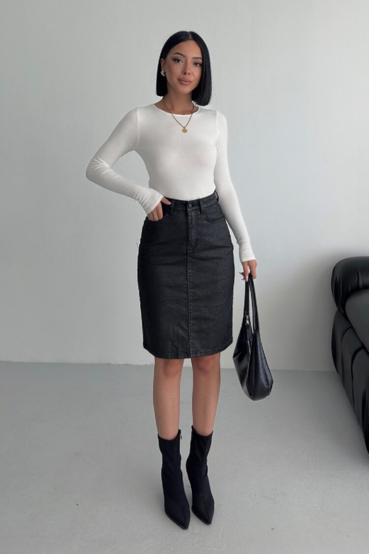 Black Pencil Midi Skirt With Buttoned Closure
