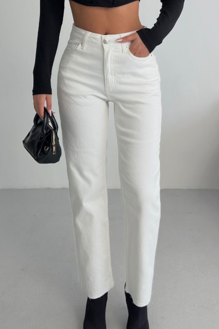 Mom Jeans With High Waist & Straight Leg