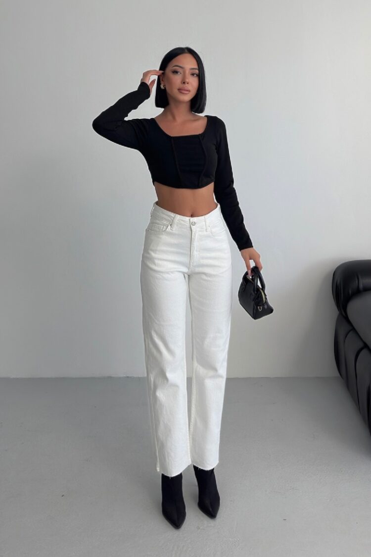 Mom Jeans With High Waist & Straight Leg