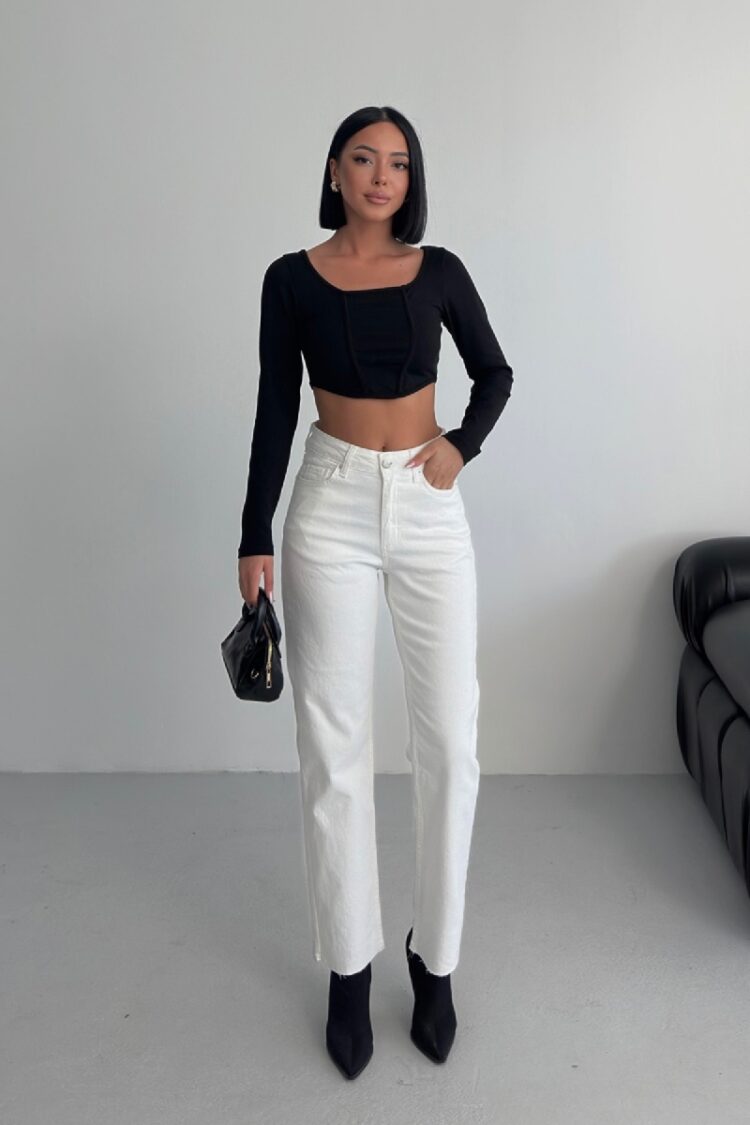 Mom Jeans With High Waist & Straight Leg
