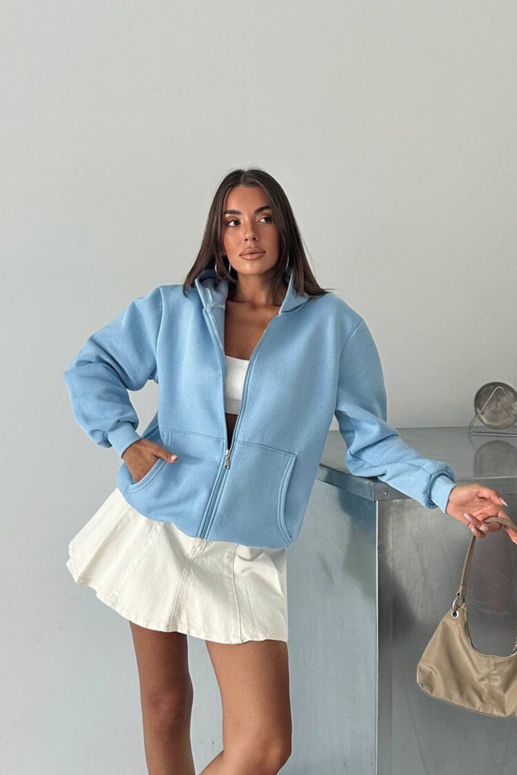 Sweatshirt With Hooded Neck And Oversized Fit