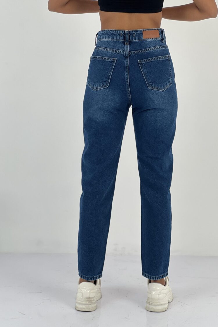 Mom Jeans With High Waist And Straight Leg