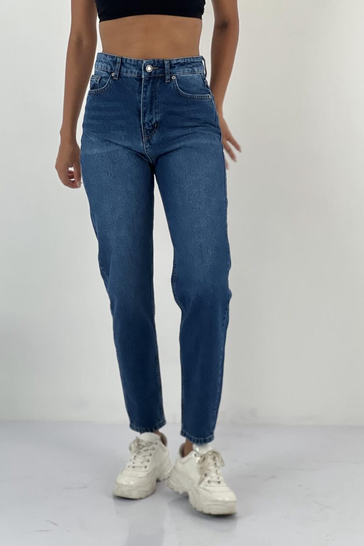 Mom Jeans With High Waist And Straight Leg