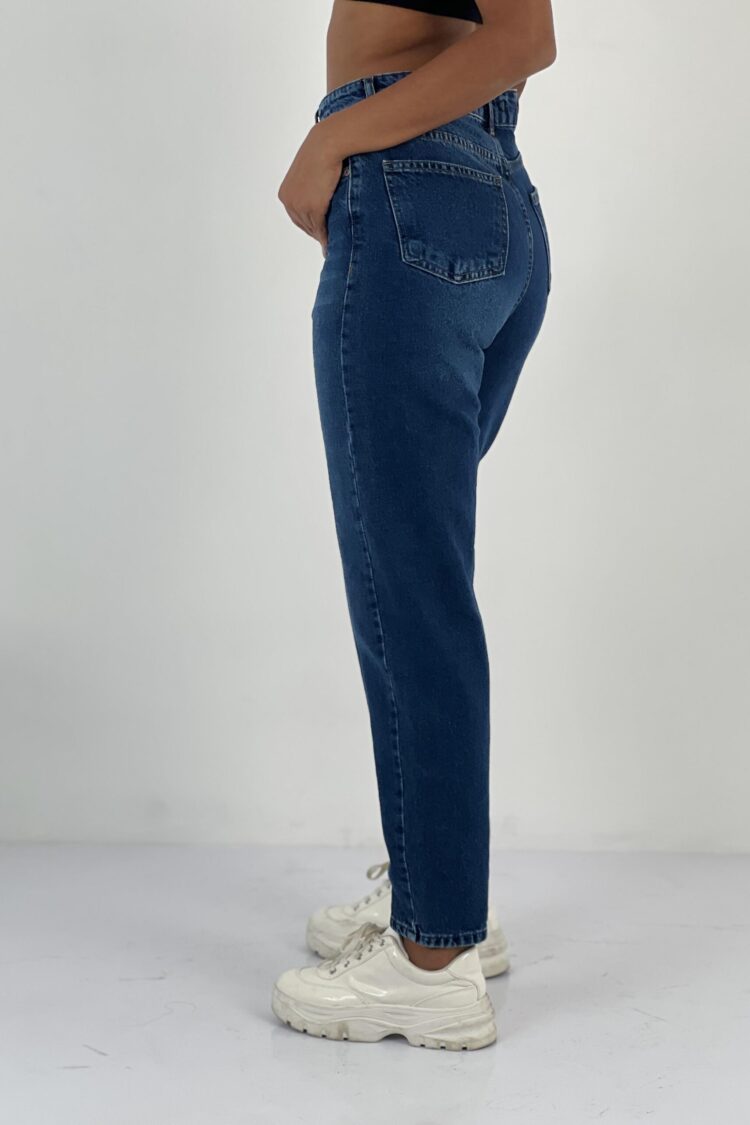 Mom Jeans With High Waist And Straight Leg
