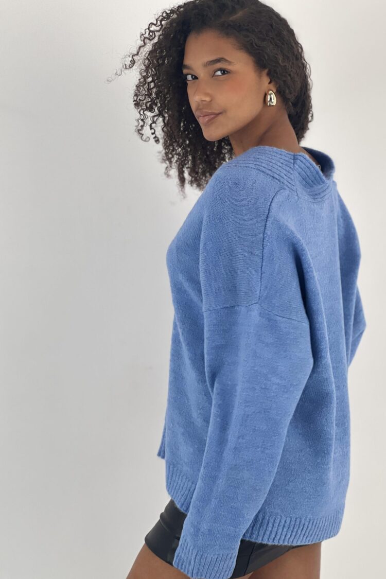 Blue Oversized V-Neck Sweater With Long Sleeves