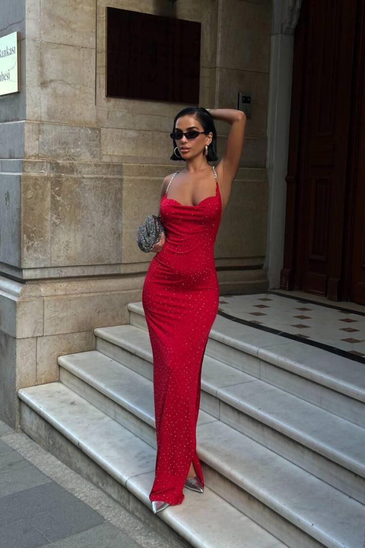Sequined Elegant Slip Dress With Sweetheart Neck
