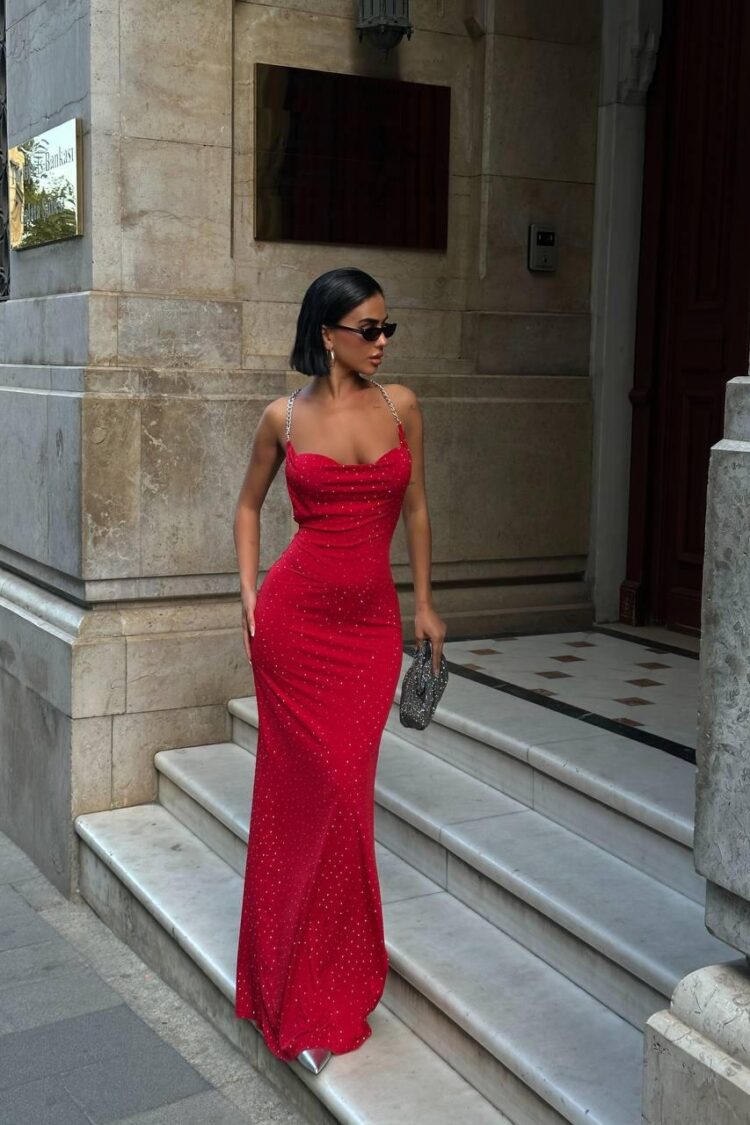 Sequined Elegant Slip Dress With Sweetheart Neck