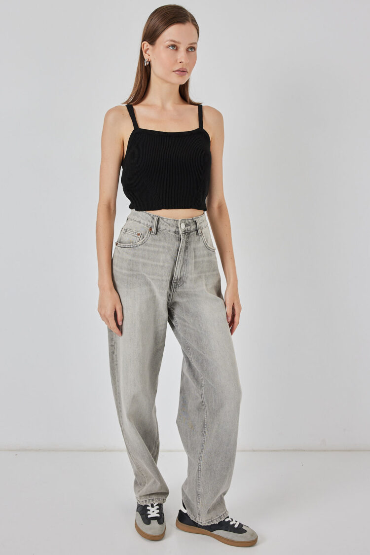 Slim Fit Sleeveless Crop Blouse With Cap Sleeves