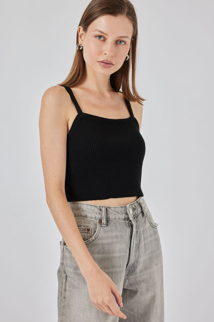 Slim Fit Sleeveless Crop Blouse With Cap Sleeves