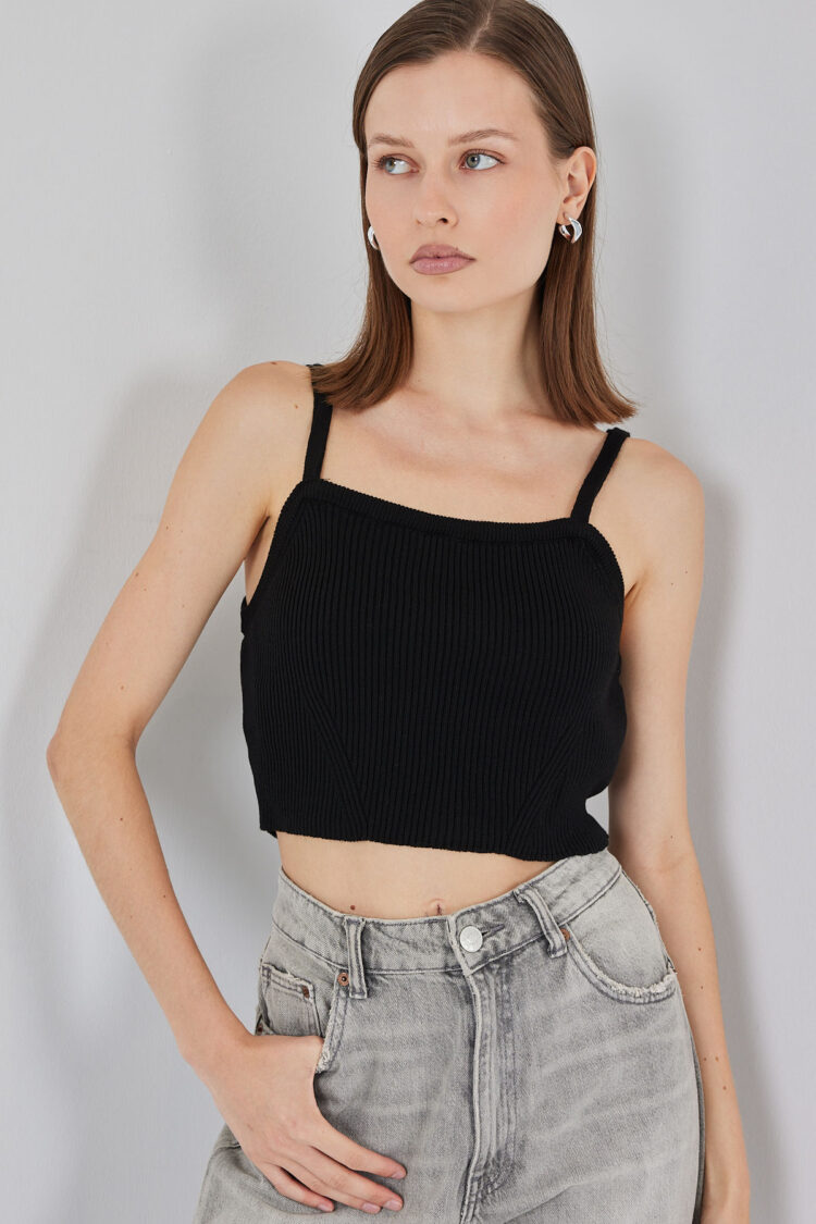 Slim Fit Sleeveless Crop Blouse With Cap Sleeves