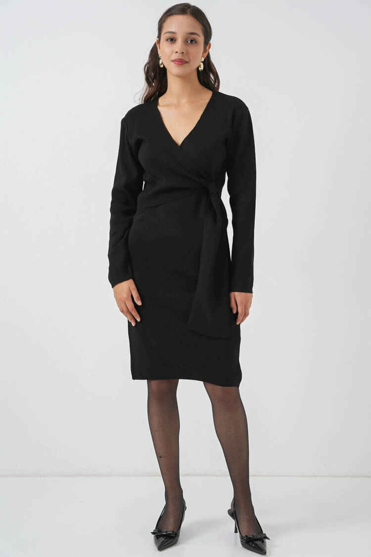 ElegantWrap Dress With V-Neck