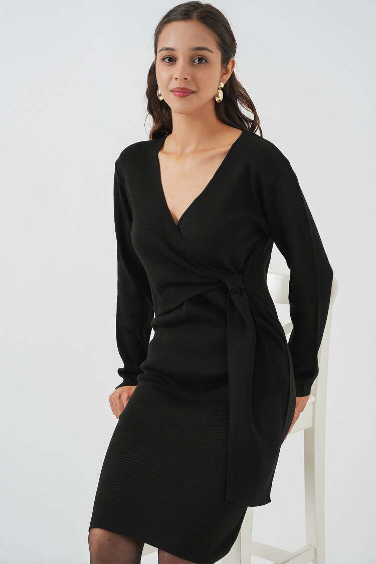 ElegantWrap Dress With V-Neck