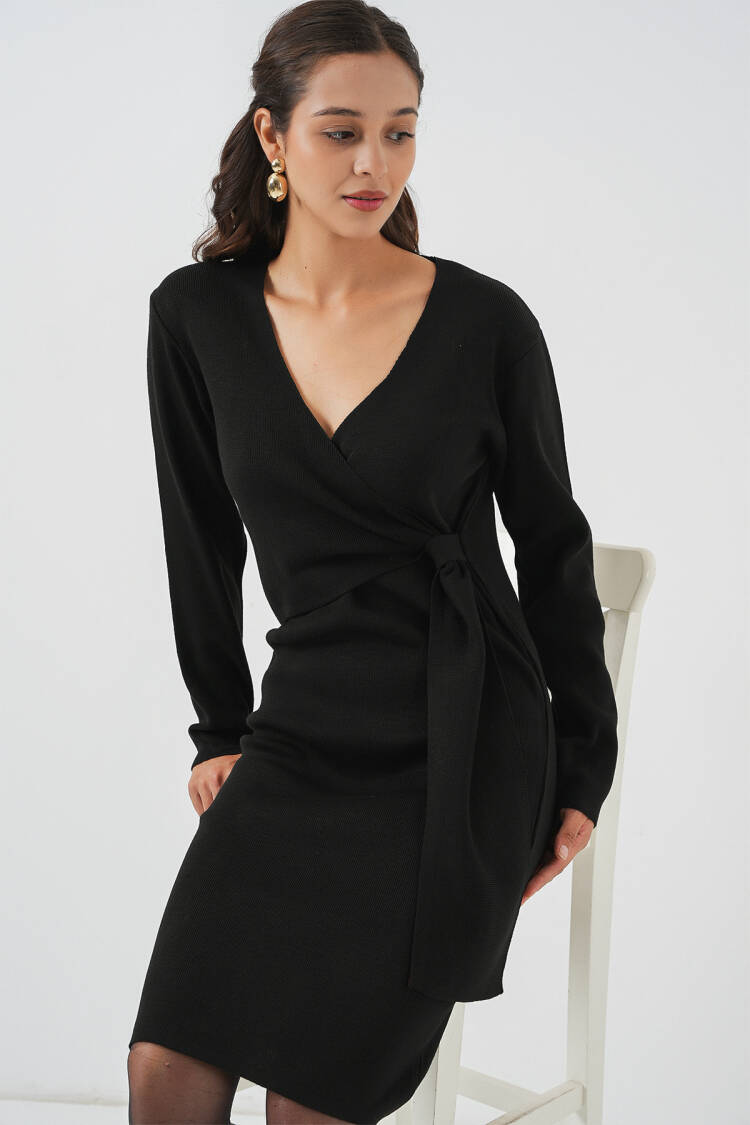 ElegantWrap Dress With V-Neck