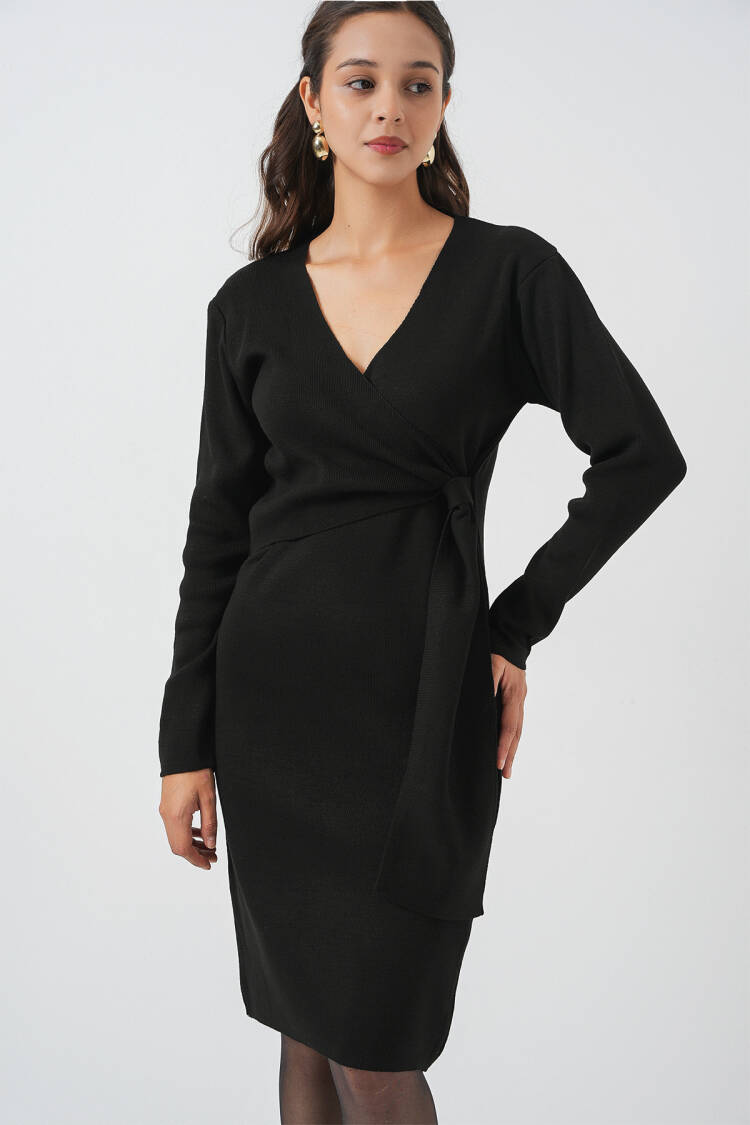 ElegantWrap Dress With V-Neck