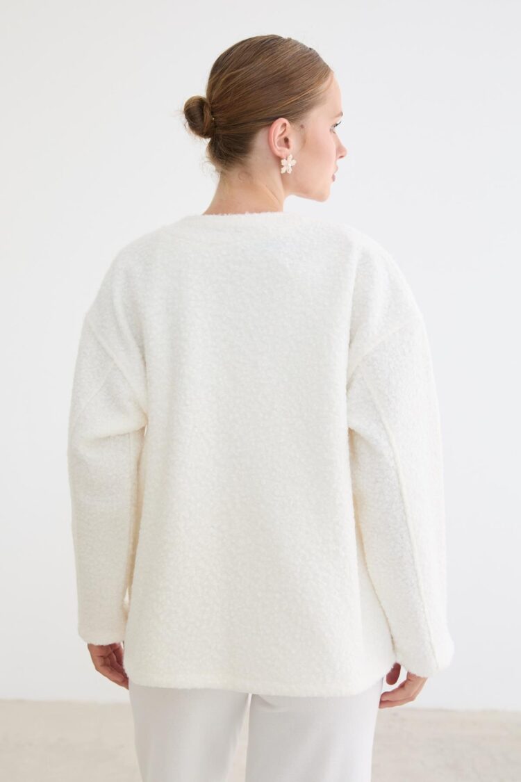 White Elegant Single-Breasted Coat With Buttoned Closure