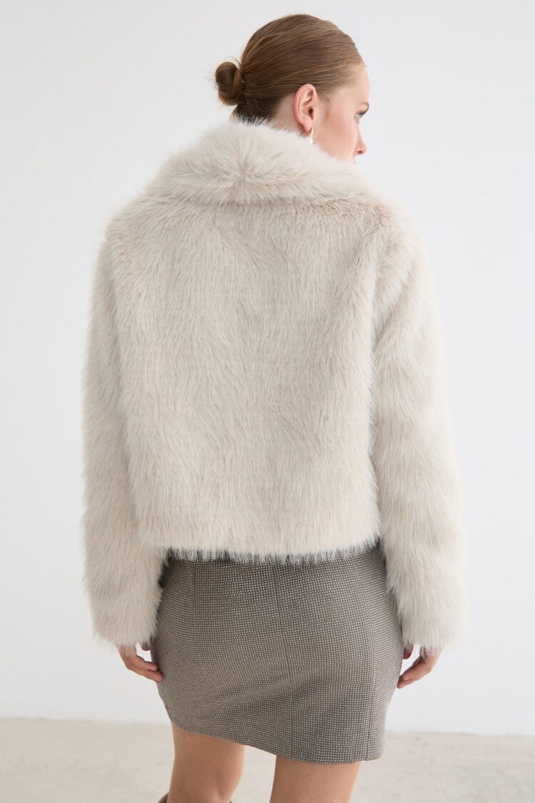 Elegant Beige Fur Coat With Notched Collar