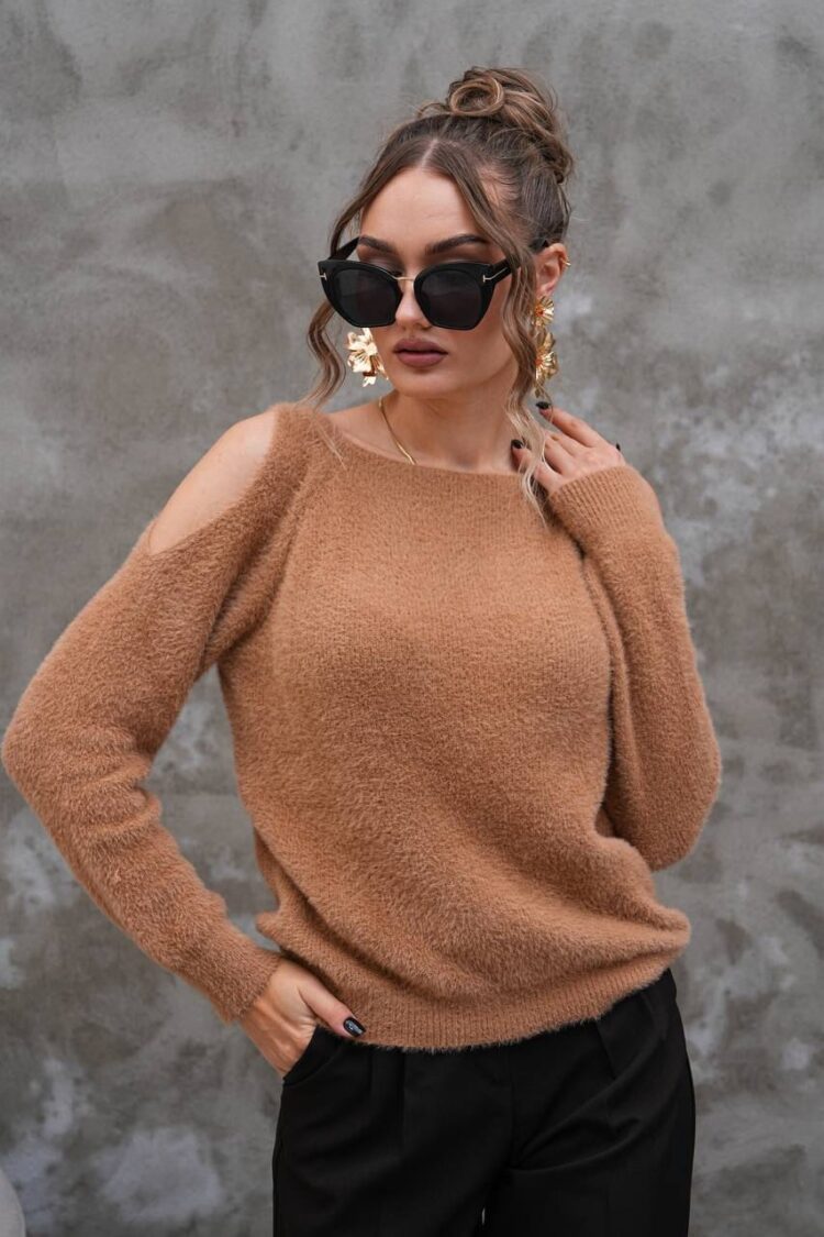 Sweater With Boat Neck And Long Sleeves