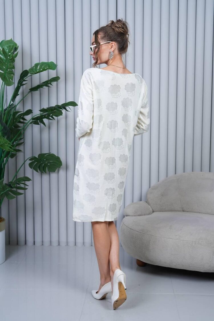 Elegant White Shift Dress With Long Sleeves