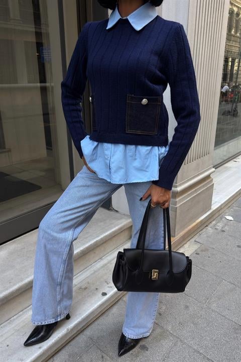 Sweater With Striped And Plain Style