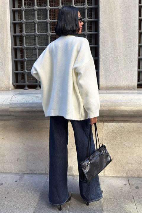 White Casual Oversized Cardigan With Buttoned Flap Pockets