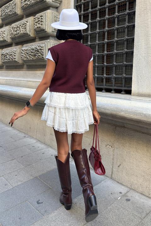 Crop Vest With Buttoned Closure