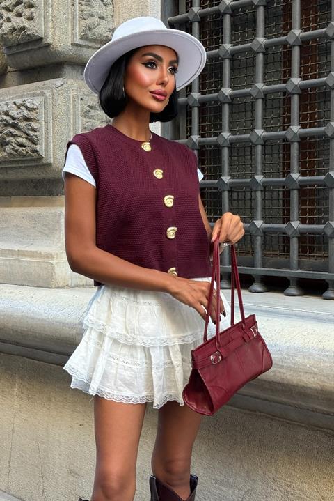 Crop Vest With Buttoned Closure