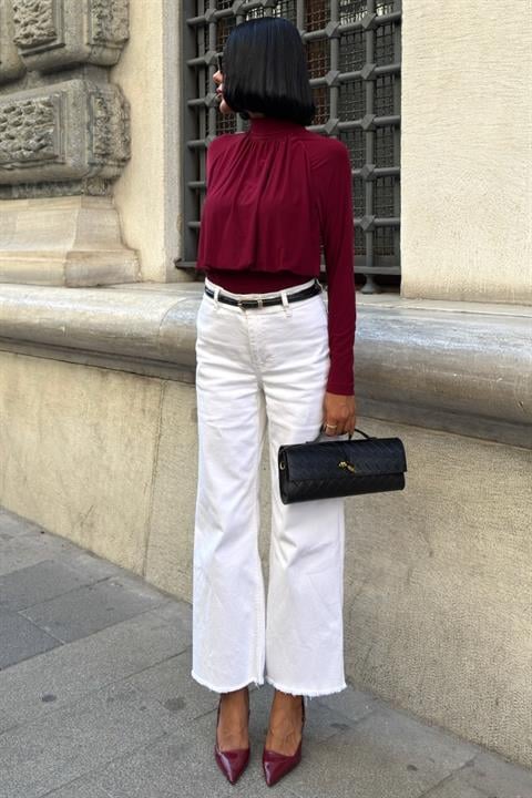 Elegant Blouse With High Neck And Long Sleeves
