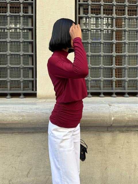 Elegant Blouse With High Neck And Long Sleeves
