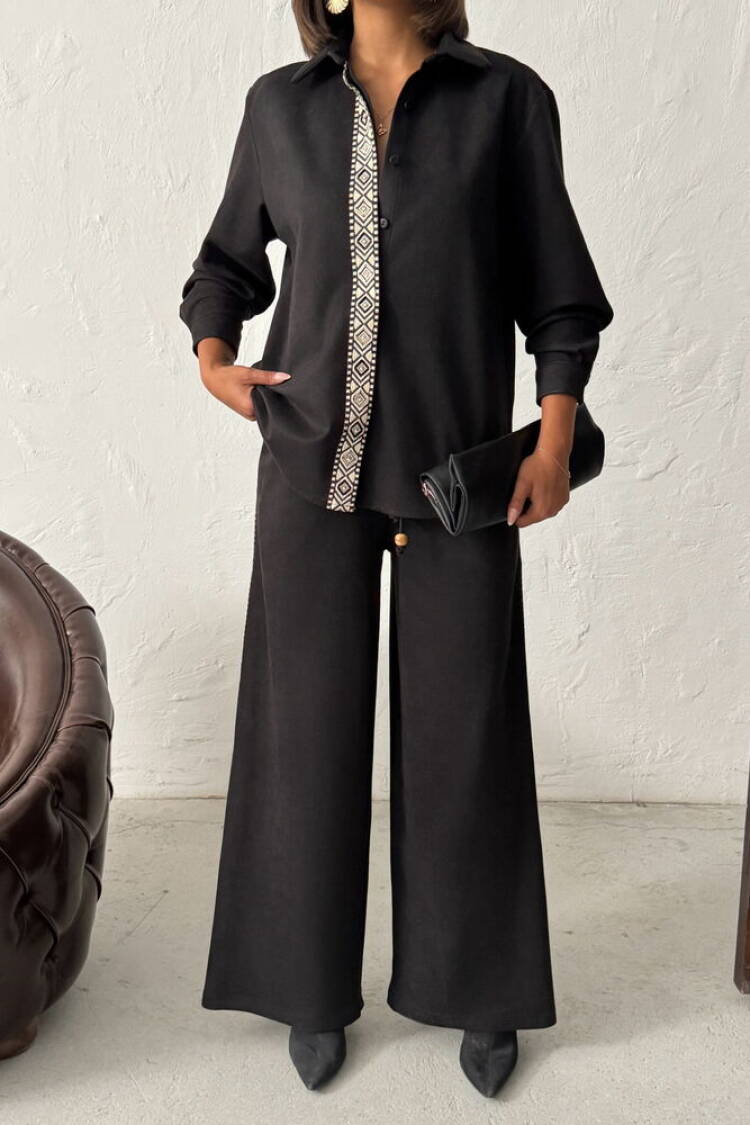 ElegantShirt With Polo Neck And Buttoned Closure