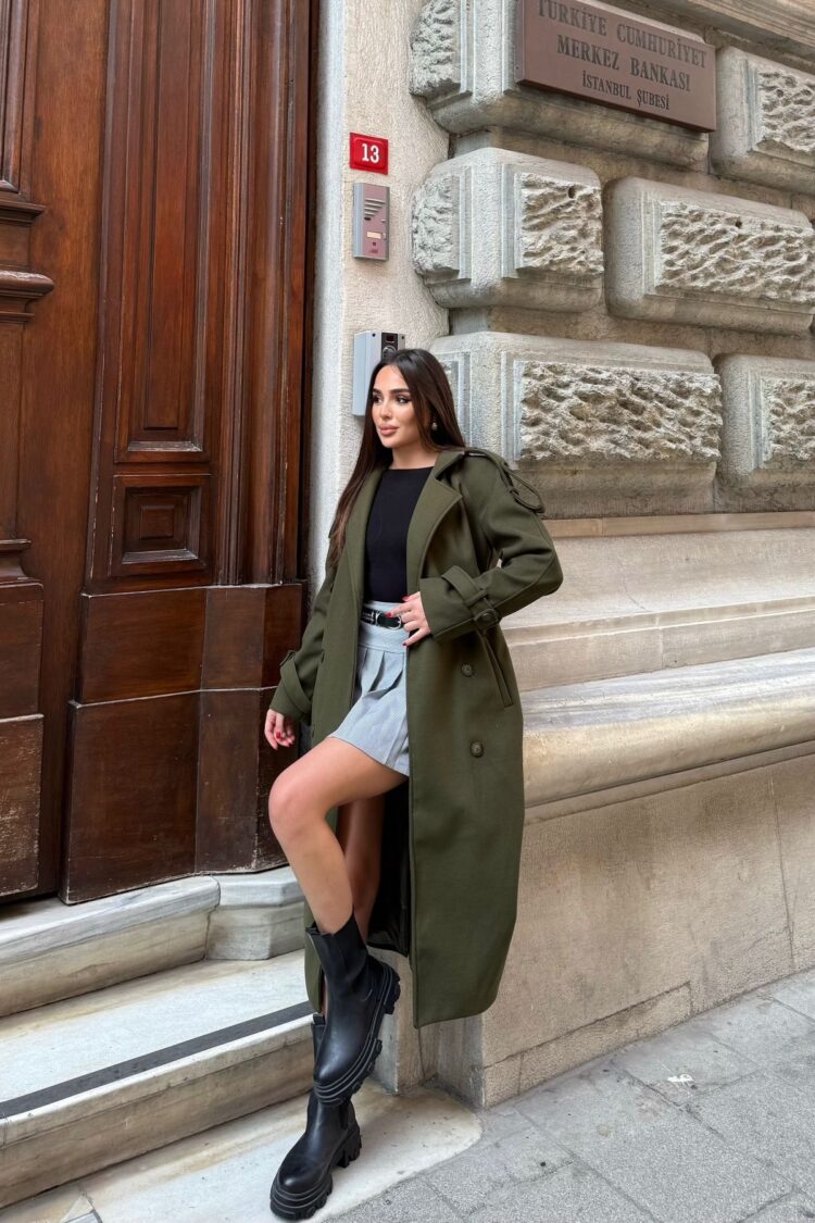 Elegant Green Double-Breasted Coat