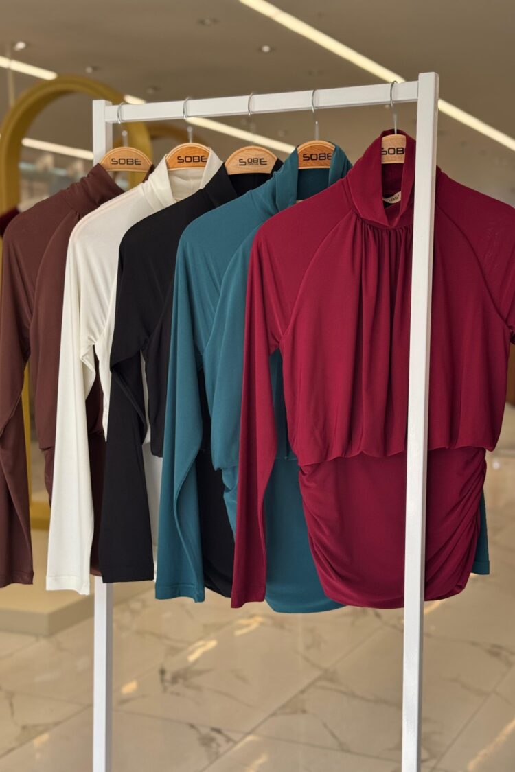 Elegant Blouse With High Neck And Long Sleeves