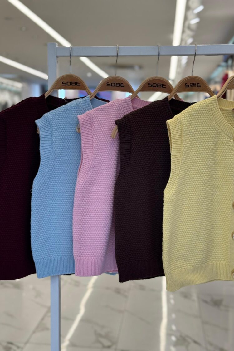 Buttoned Crop Vest With Regular Fit