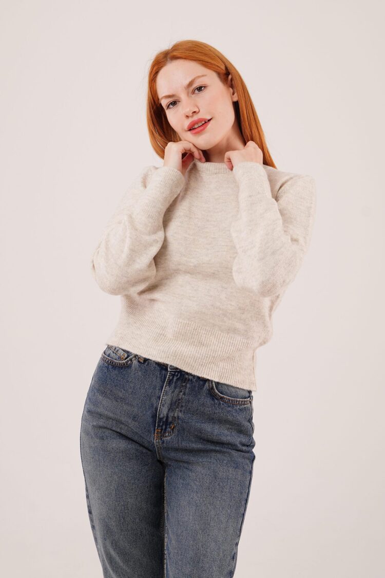 Beige Casual Sweater With Round Neck And Long Sleeves - Brand: Lustrin - Women & Kids, Baby Clothes Wholesale - Globality Store