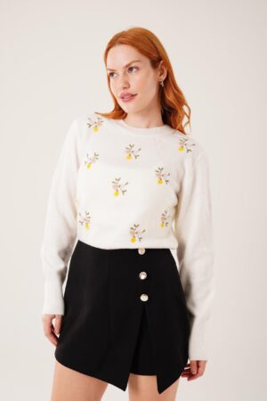 White Floral Casual Sweater - Brand: Lustrin - Women & Kids, Baby Clothes Wholesale - Globality Store