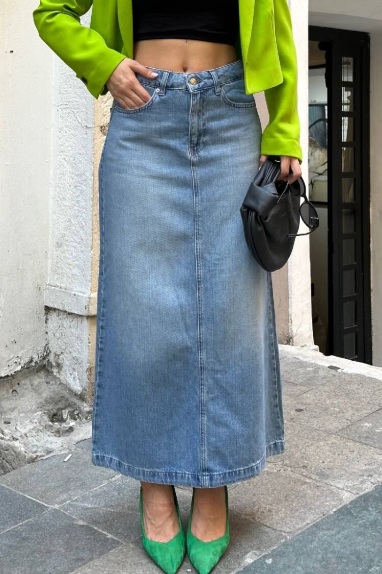 Pencil Maxi Skirt With Buttoned Closure