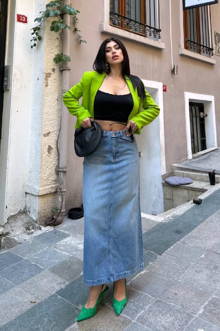 Pencil Maxi Skirt With Buttoned Closure