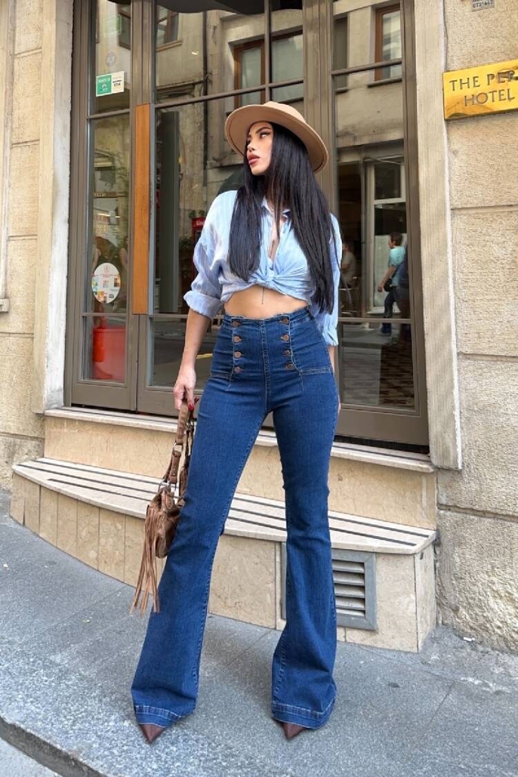 Mom Jeans With Flare Leg And High Waist - Brand: XLove - Women & Kids, Baby Clothes Wholesale - Globality Store