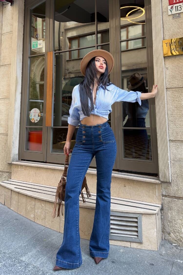Mom Jeans With Flare Leg And High Waist