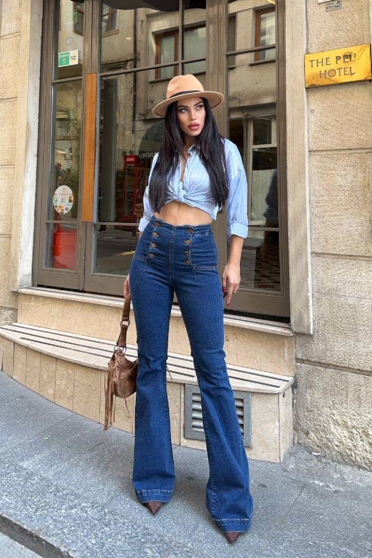 Mom Jeans With Flare Leg And High Waist