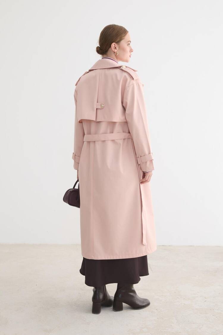 Elegant Double-Breasted Trenchcoat