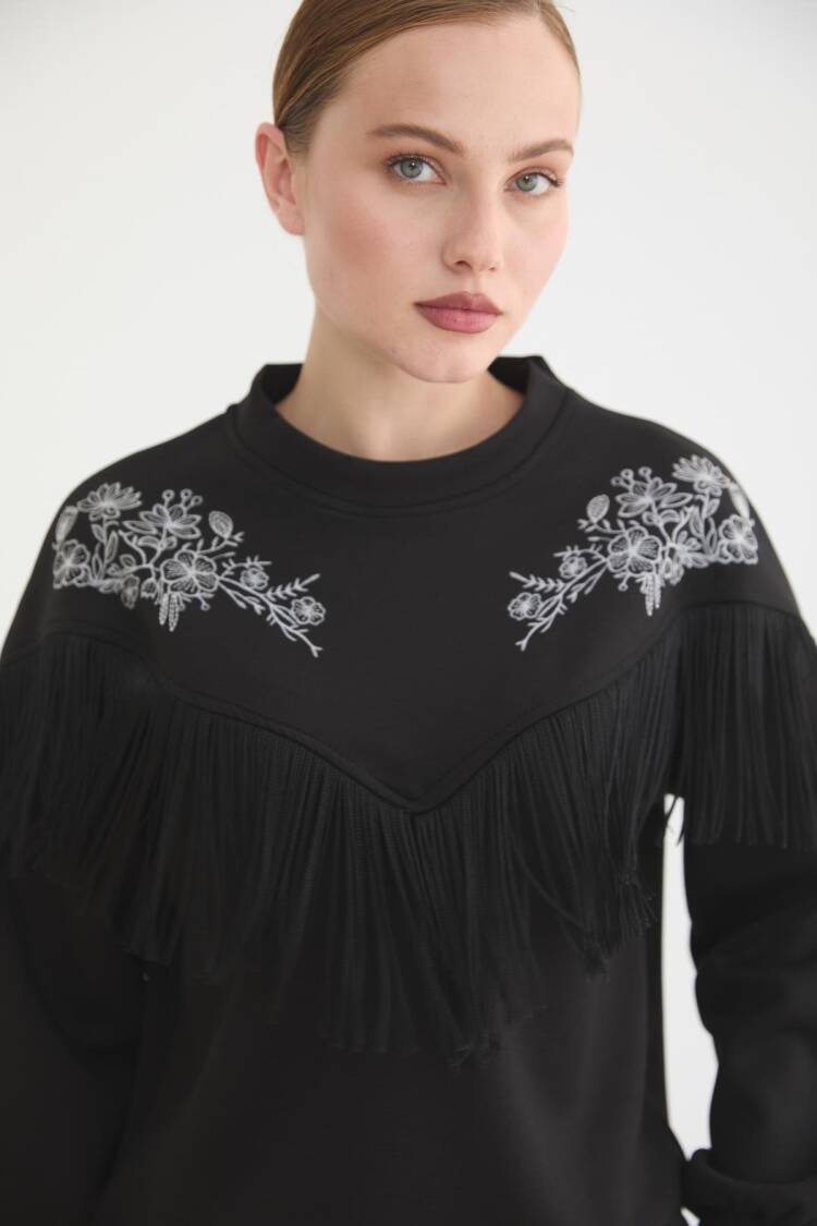 Sweatshirt With Floral Pattern And Round Neck