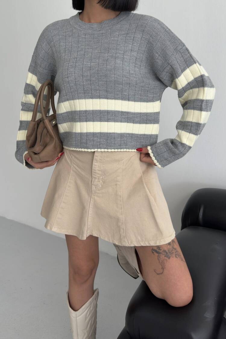 Casual Sweater With Striped Pattern
